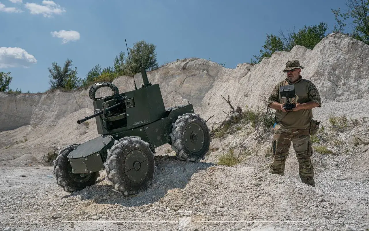 Dorozvidka #5: “the war of robots,” Bavovna.ai, Droid TW, as well as Kushnerska, Rudominsky, and Zaluzhnyi