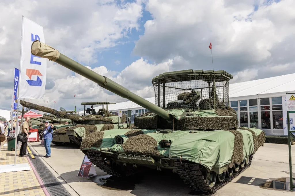 Маскувальне екіпірування на бронетехніці, виставка під відкритим небом