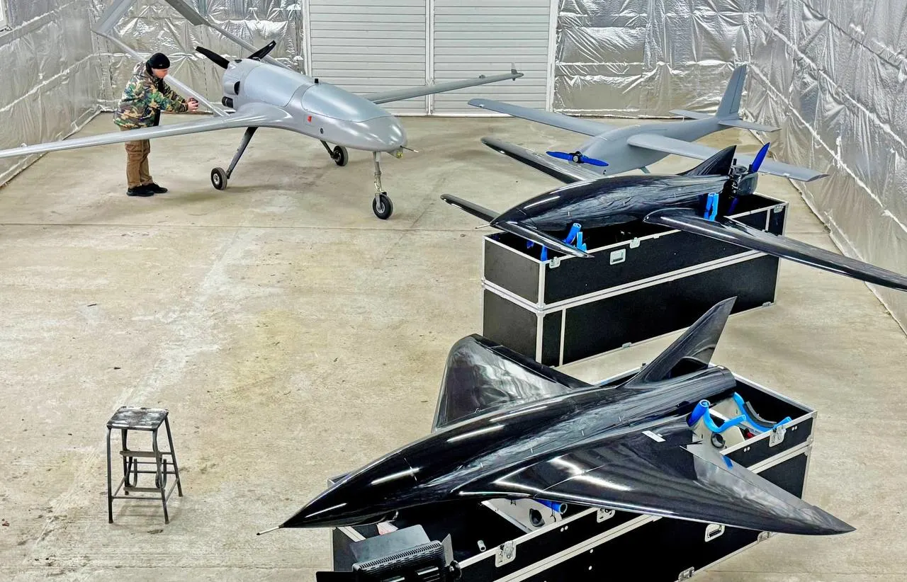 Deep Strike дрони на складі в ізольованому приміщенні