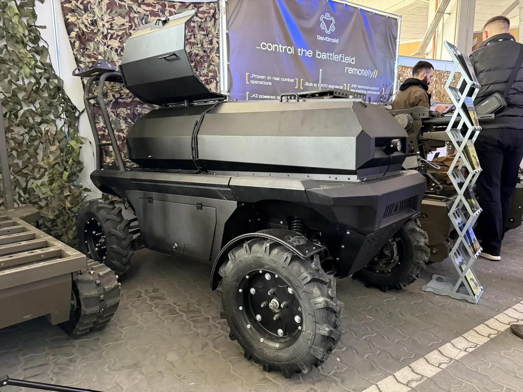 How the Maul UGV evacuated a wounded soldier in an armoured capsule: details and video