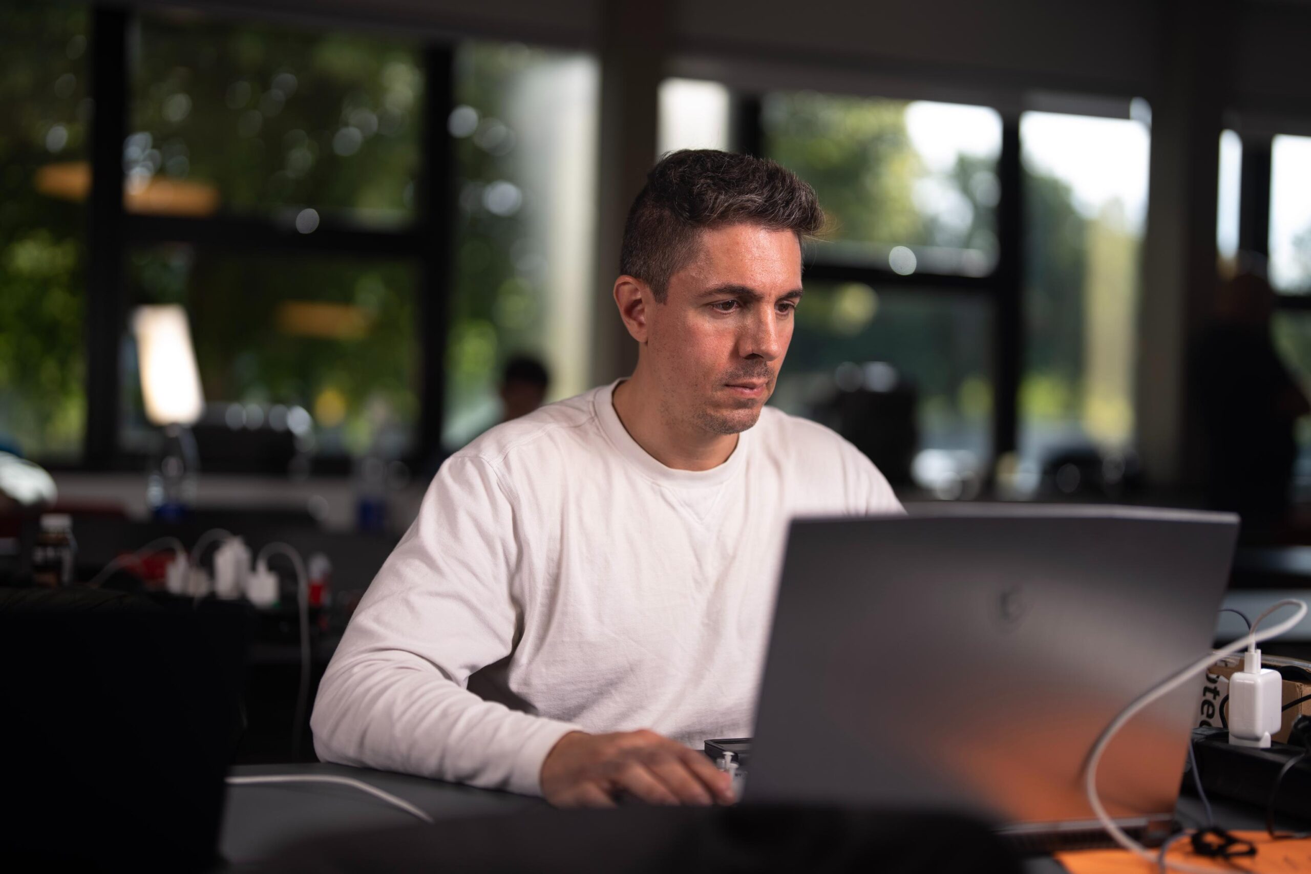 Як метаповерхні змінять РЕБ майбутнього: інтерв’ю зі співзасновником Stronghold AI Рафаелем Лікурсі