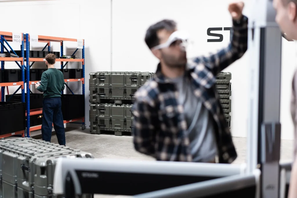 Робітники компанії STARK на складі