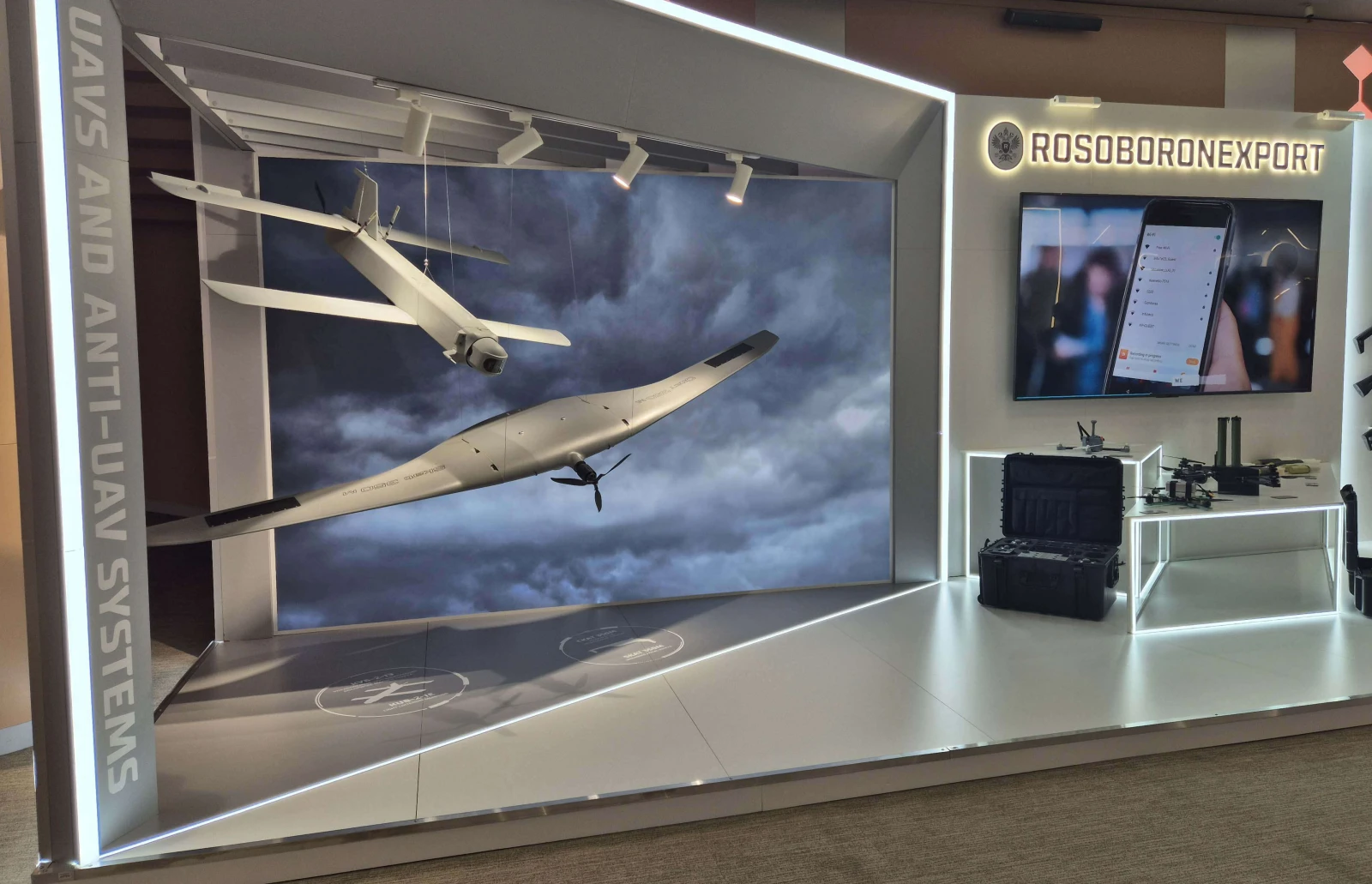 Чорне дзеркало #43: експортний “Ланцет”, НРК із mesh-зв’язком, перехоплювач “Елка” та інші новинки російського ОПК