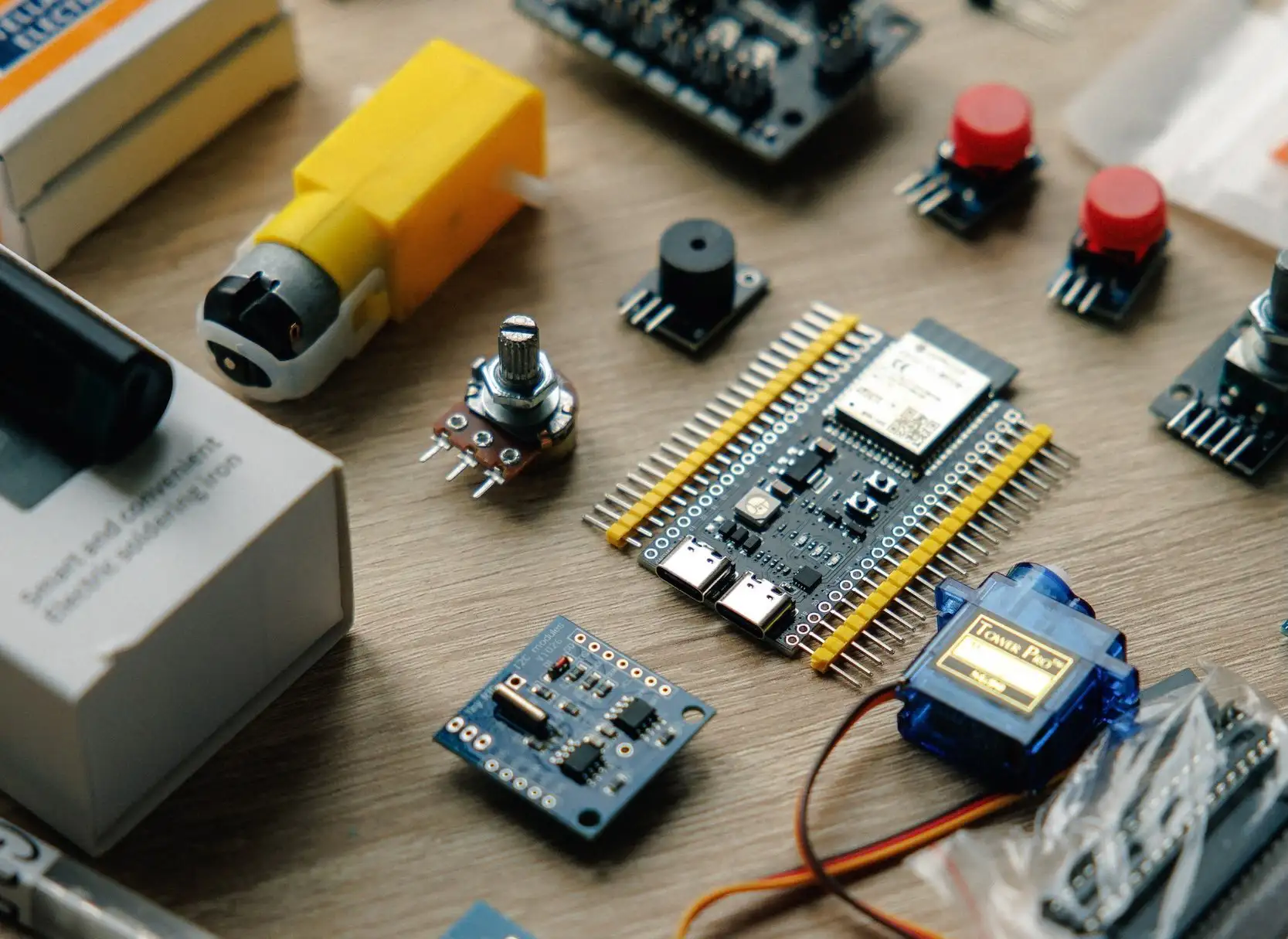 Beetroot Academy надає безоплатне навчання для ветеранів на курсах Embedded Development та Computer Vision