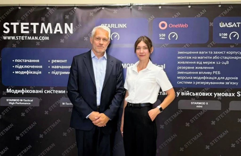 Катерина Дяченко та директором спеціальних оборонних проєктів у GomSpace Єспер Сталь Гайн (Фото: Stetman)