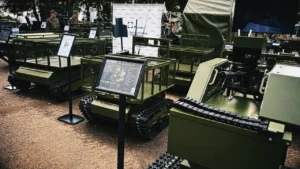 Чорне дзеркало #70: розгортання дронів з автономною навігацією, супутники “Рассвет”, нові НРК та інші новинки російського miltech