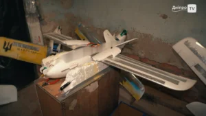 Українські військові збили російський гелікоптер за допомогою дрона VB140 “Блискавка”