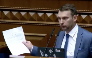 Більше 50 депутатів виступили проти постанови уряду, яка пропонує урізати бронювання в ОПК до 85%